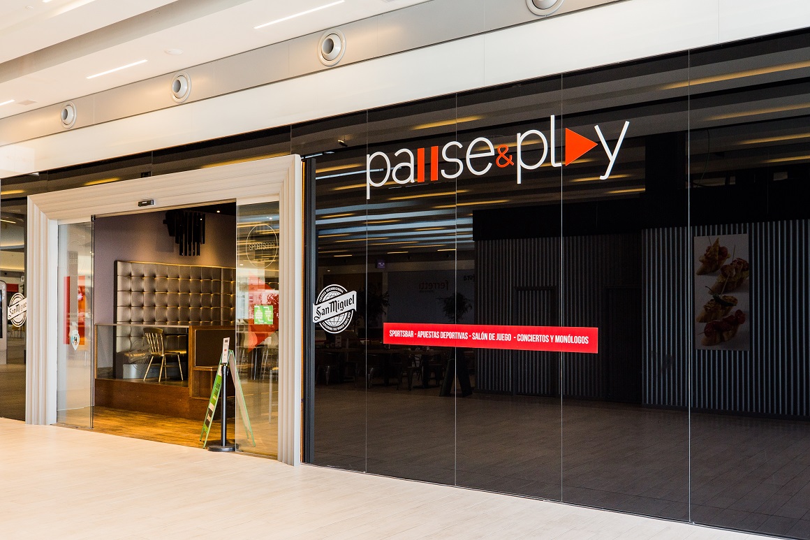 Pause and Play C.C. Sambil Outlet